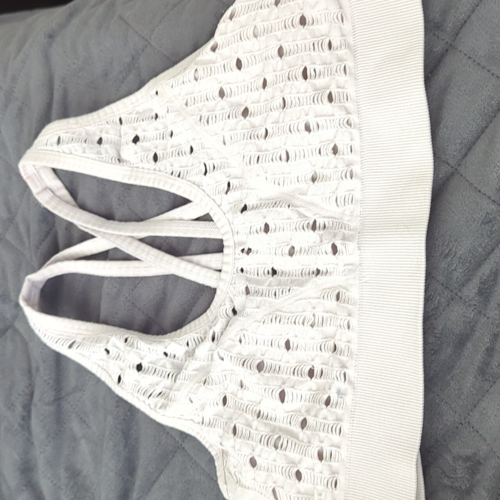 Victoria's Secret exercise bra size Medium